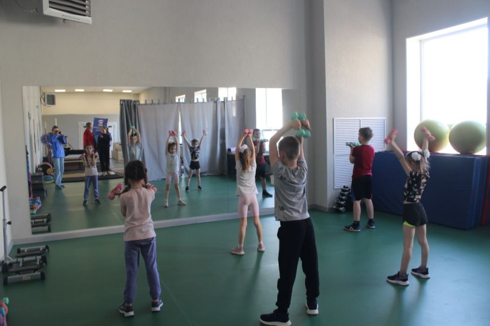 В Славяносербске в рамках «Силы России» прошла тренировка по тяжелой атлетике В Славяносербске в рамках «Силы России» прошла тренировка по тяжелой атлетике