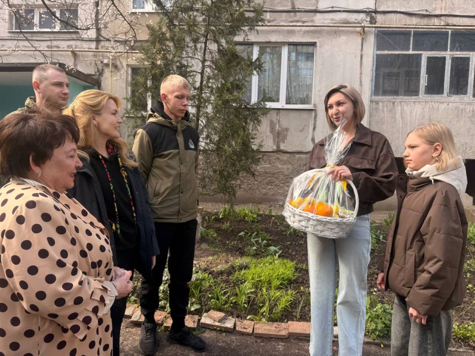 Дарья Лантратова передала пасхальные угощения семьям погибших защитников Родины Дарья Лантратова передала пасхальные угощения семьям погибших защитников Родины