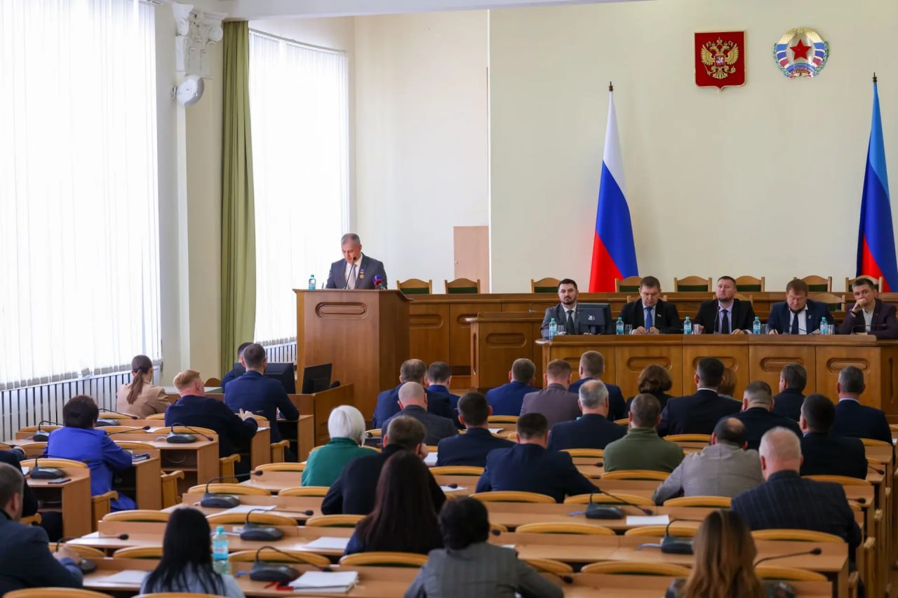 Павел Муратов представил Народному Совету отчет о работе Счетной палаты ЛНР за 2025 год Павел Муратов представил Народному Совету отчет о работе Счетной палаты ЛНР за 2025 год