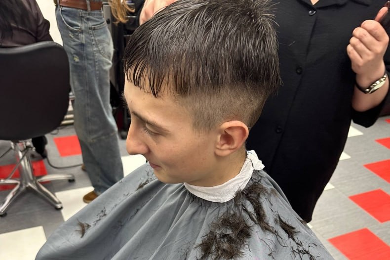 Подарить ребенку стрижку = подарить ему эмоцию! Подарить ребенку стрижку = подарить ему эмоцию!