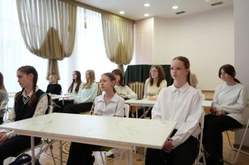 Онлайн-путешествие во «Вселенную звука»: луганские школьники побывали в гостях у Музея музыки