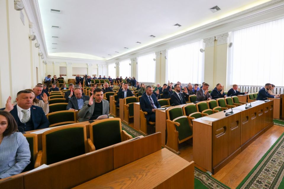Депутатский корпус принял ряд проектов постановлений Народного Совета Депутатский корпус принял ряд проектов постановлений Народного Совета