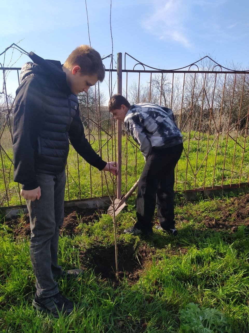 «Сад памяти» — живое напоминание о подвиге героев!