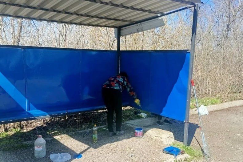 Предпасхальное благоустройство территорий продолжается Предпасхальное благоустройство территорий продолжается