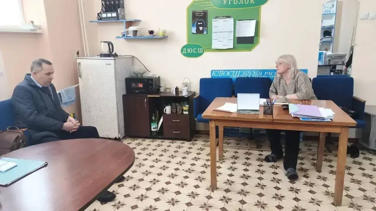 Андрей Губарев: В рамках реализации федерального партийного проекта «Детский спорт» партии «Единая Россия» прошла рабочая встреча с директором МБУ ДО «СШ г. Первомайска» Вахрушевой Еленой Геннадиевной