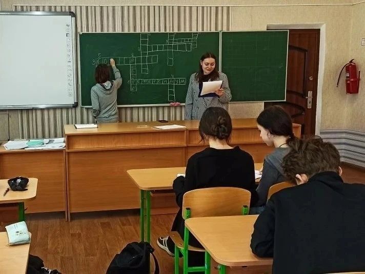 В Меловском округе прошёл «Избирательный диктант» для старшеклассников В Меловском округе прошёл «Избирательный диктант» для старшеклассников