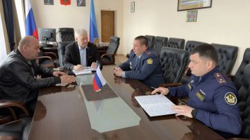 ������ �������: ���������� ������� ������� � ������������ ���������, ������������ ���������� ����� ������ �� ���, ����������� ���������� ������, � �������� �����������, ����������� ��� ��������������� ������� � 4 ����������...