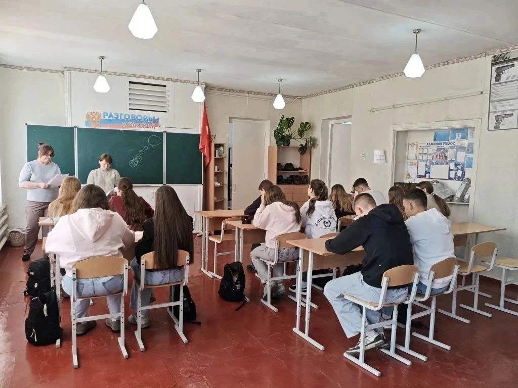 В Меловском округе прошёл «Избирательный диктант» для старшеклассников