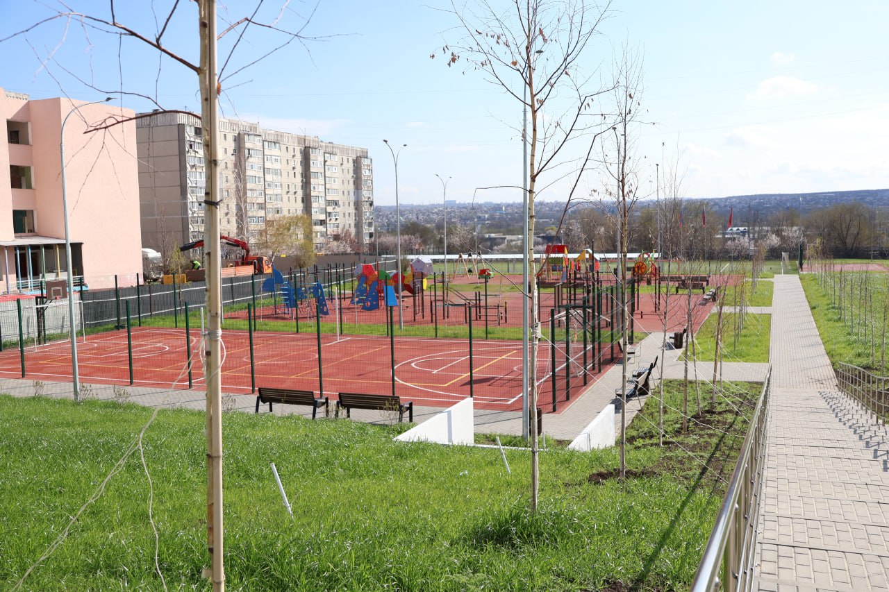 Единая Россия вынесла на обсуждение вопрос доступности детских и спортивных площадок Единая Россия вынесла на обсуждение вопрос доступности детских и спортивных площадок