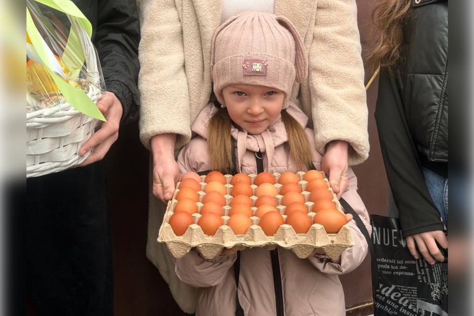 Дарья Лантратова передала пасхальные угощения семьям погибших защитников Родины Дарья Лантратова передала пасхальные угощения семьям погибших защитников Родины