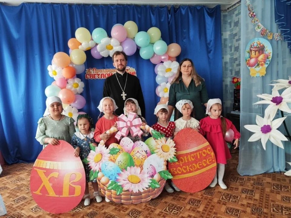 Краснодонским дошкольникам рассказали о пасхальным традициях Краснодонским дошкольникам рассказали о пасхальным традициях