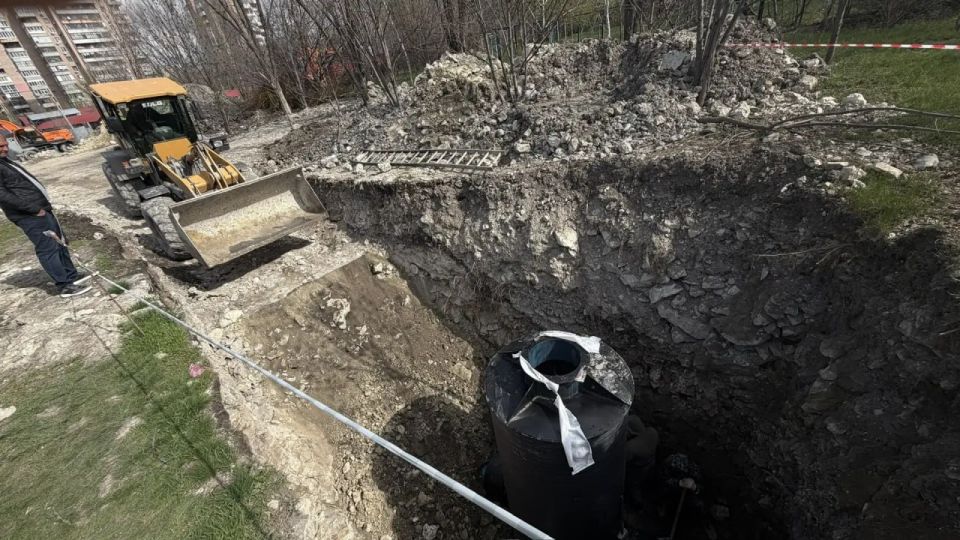 На Востоке Луганска обновляют канализацию На Востоке Луганска обновляют канализацию