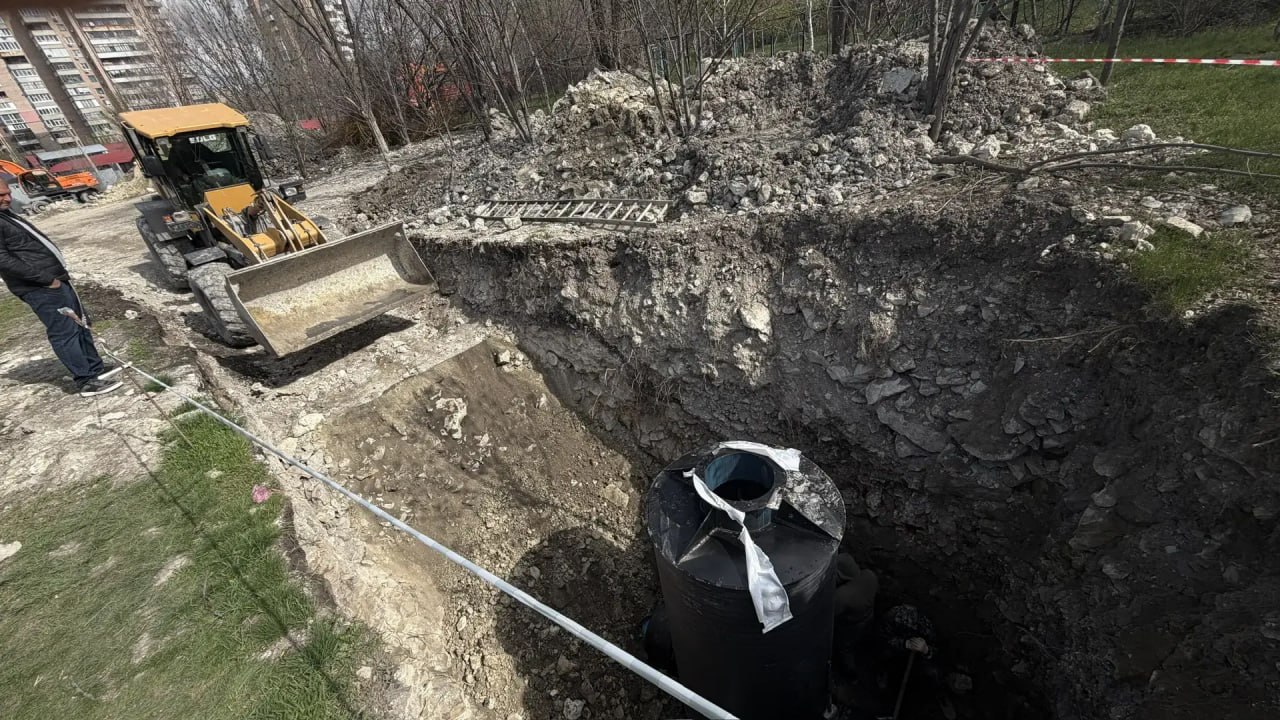 На Востоке Луганска обновляют канализацию На Востоке Луганска обновляют канализацию