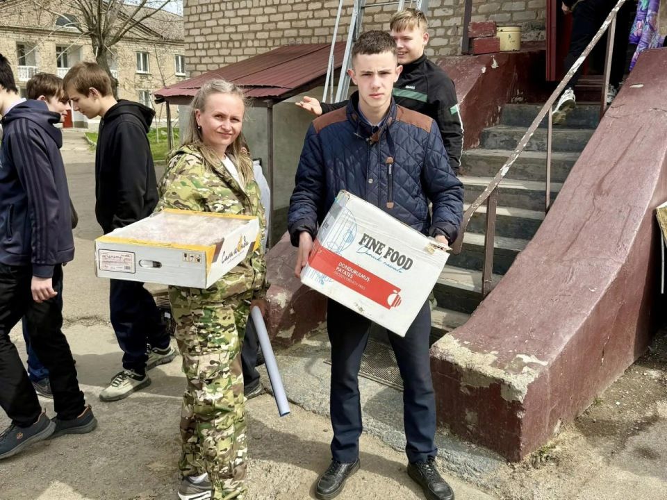 Депутаты Ессентуков посетили школу в Ирмино Депутаты Ессентуков посетили школу в Ирмино