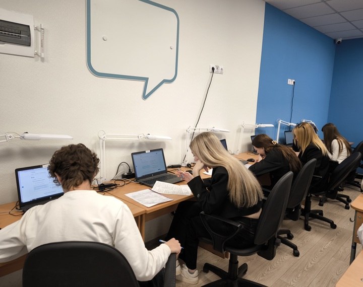 Заседание Молодежного клуба в городе Краснодоне