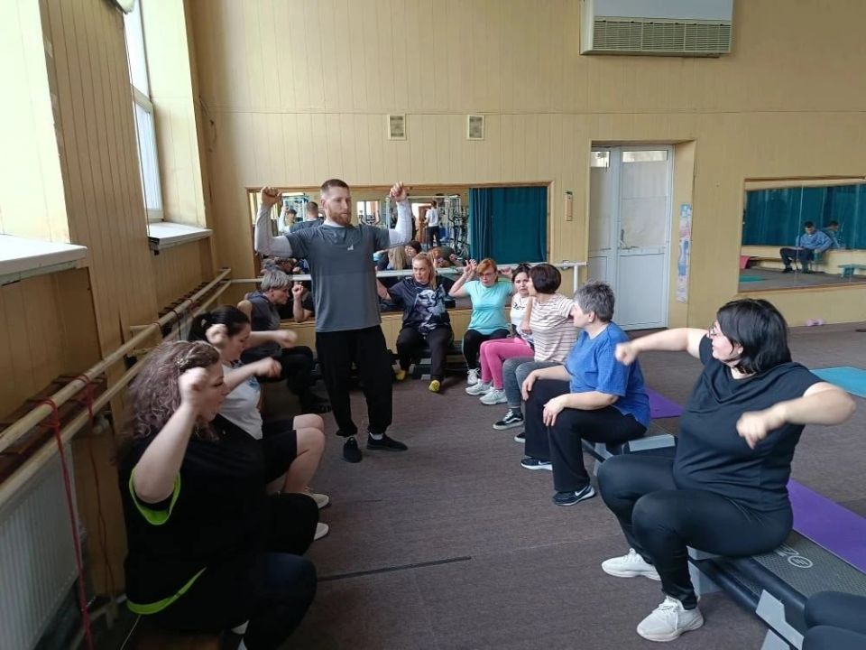 Пилатес как терапия: в ЛНР поддерживают мам детей с ОВЗ Пилатес как терапия: в ЛНР поддерживают мам детей с ОВЗ