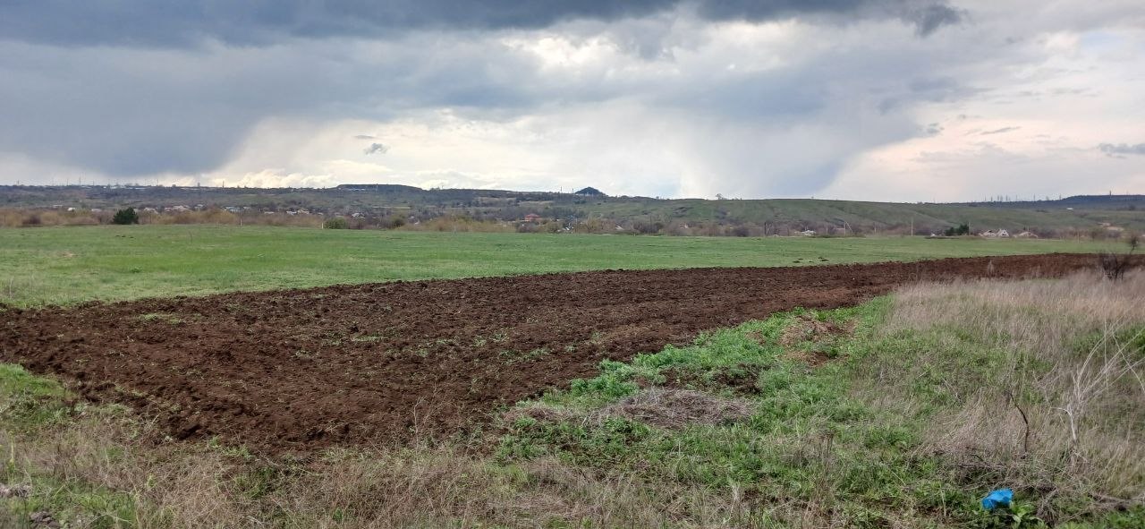 На территории Краснодонского муниципального округа продолжаются работы по опашке населенных пунктов На территории Краснодонского муниципального округа продолжаются работы по опашке населенных пунктов