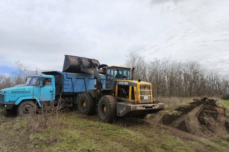Предпасхальное благоустройство территорий продолжается Предпасхальное благоустройство территорий продолжается