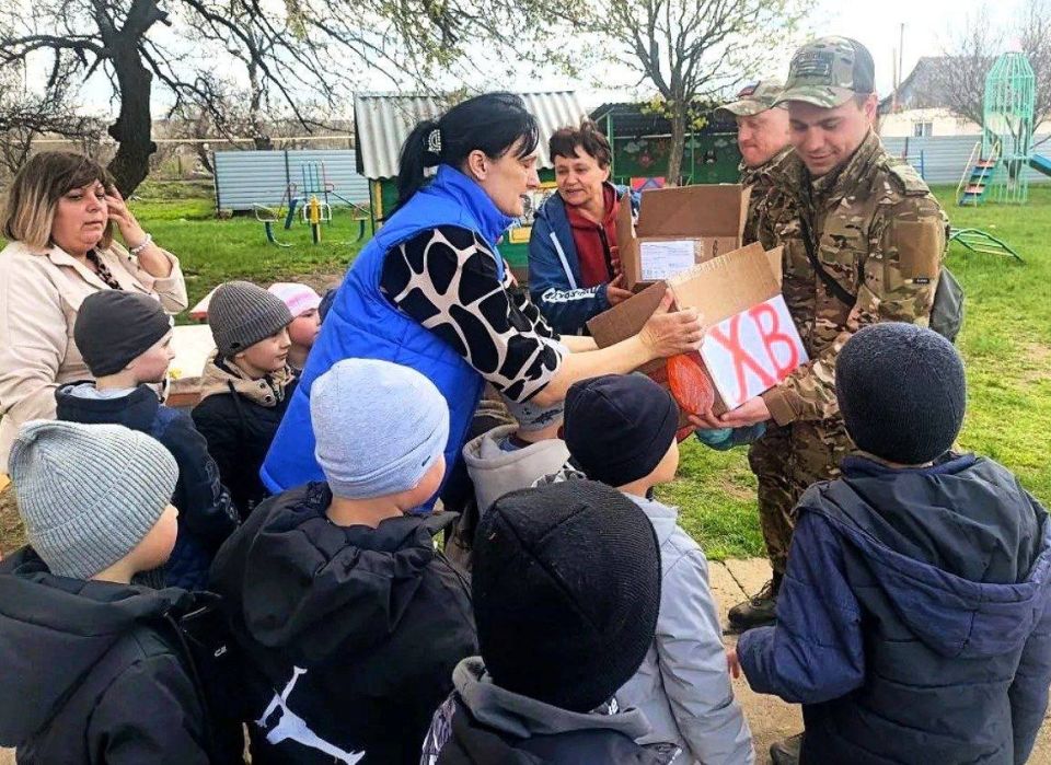 Сегодня в пгт Нижний Нагольчик активисты первичного отделения № 24 партии Единая Россия, прекрасные представительницы Совета женщин Антрацитового муниципального округа Луганского регионального отделения "Союза женщин... Сегодня в пгт Нижний Нагольчик активисты первичного отделения № 24 партии Единая Россия, прекрасные представительницы Совета женщин Антрацитового муниципального округа Луганского регионального отделения "Союза женщин...