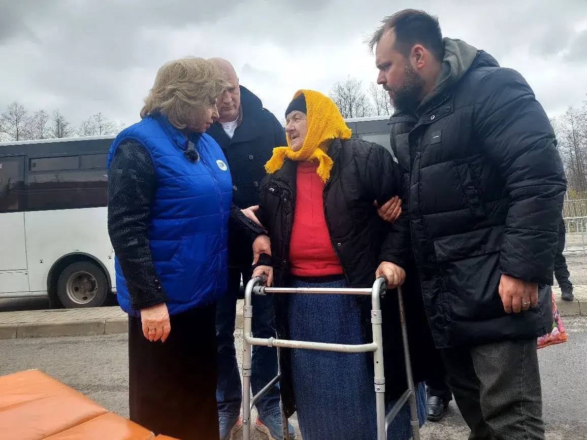 Семь жителей Курской области возвращены с Украины, сейчас они находятся в Белоруссии и получают медицинскую помощь, сообщила Уполномоченный по правам человека в РФ Татьяна Москалькова Семь жителей Курской области возвращены с Украины, сейчас они находятся в Белоруссии и получают медицинскую помощь, сообщила Уполномоченный по правам человека в РФ Татьяна Москалькова