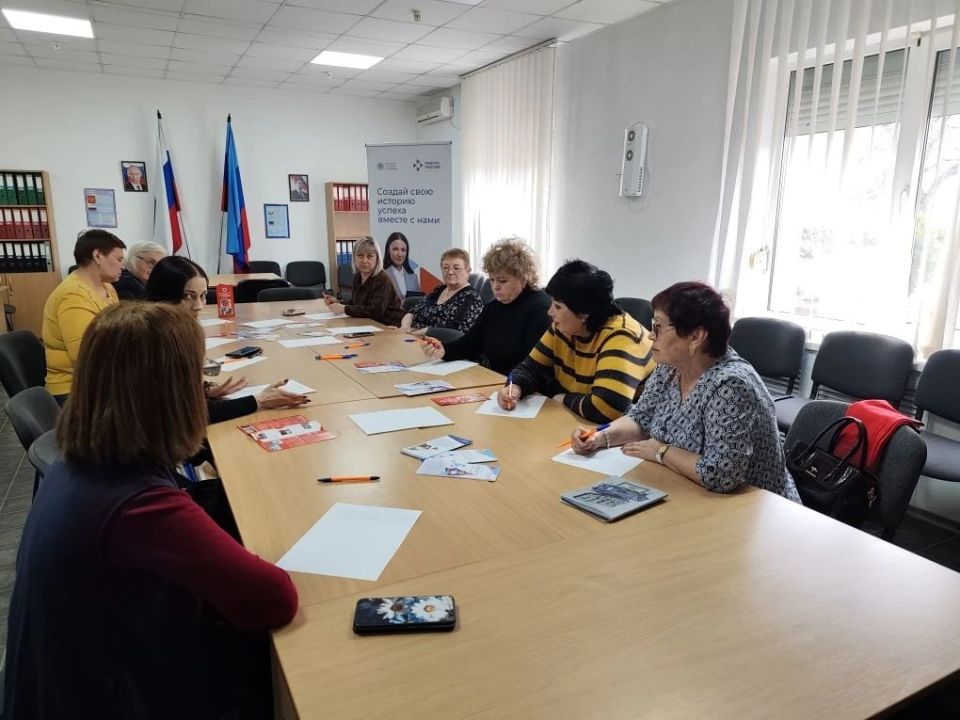 «Женский приоритет»: В Кировске и Беловодске активистки Женского движения Единой России обсудили предложения в новую народную программу «Женский приоритет»: В Кировске и Беловодске активистки Женского движения Единой России обсудили предложения в новую народную программу