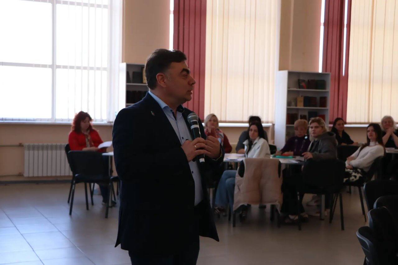 В ЛНР завершилась интенсивная образовательная программа Президентского фонда культурных инициатив В ЛНР завершилась интенсивная образовательная программа Президентского фонда культурных инициатив