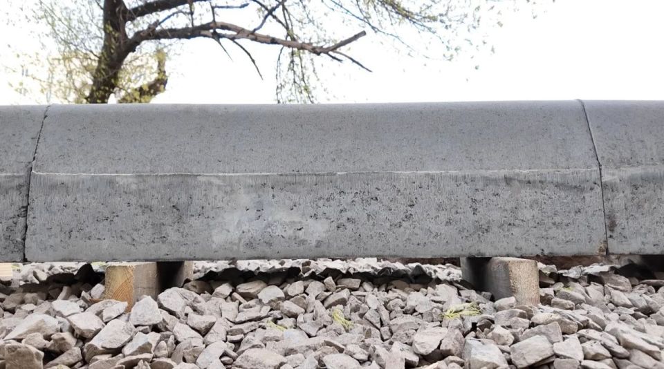 Во дворе на улице Артёма появятся не только новая дорога и тротуары, но и зоны для парковок Во дворе на улице Артёма появятся не только новая дорога и тротуары, но и зоны для парковок