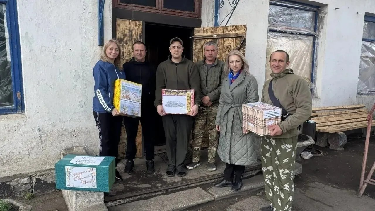 В преддверии одного из самых светлых и радостных праздников – Пасхи, активистки Женского движения "Единой России" Краснодона передали участникам СВО пасхальные куличи В преддверии одного из самых светлых и радостных праздников – Пасхи, активистки Женского движения "Единой России" Краснодона передали участникам СВО пасхальные куличи
