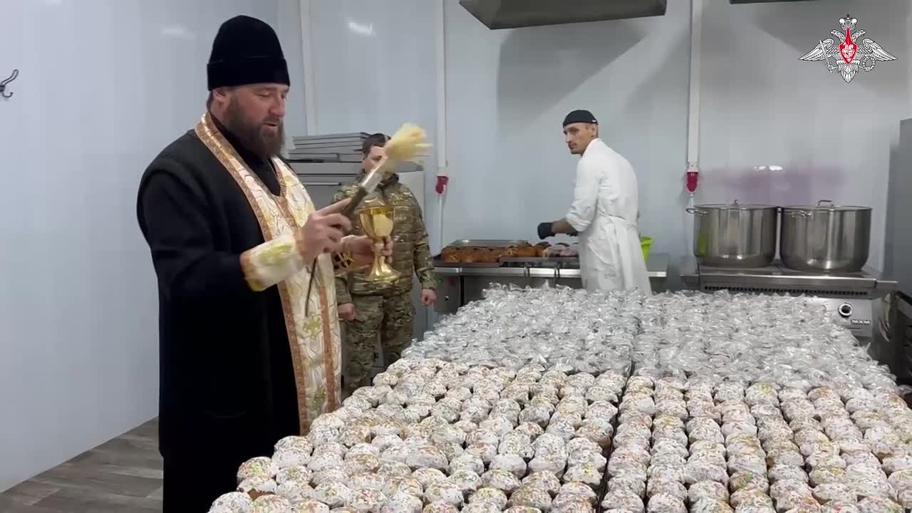 Минобороны России: В преддверии Светлого Христова Воскресения для бойцов 1-й отдельной диверсионно-разведывательной штурмовой бригады «Волки» Добровольческого корпуса «Южной» группировки войск выпекли и освятили тысячу...