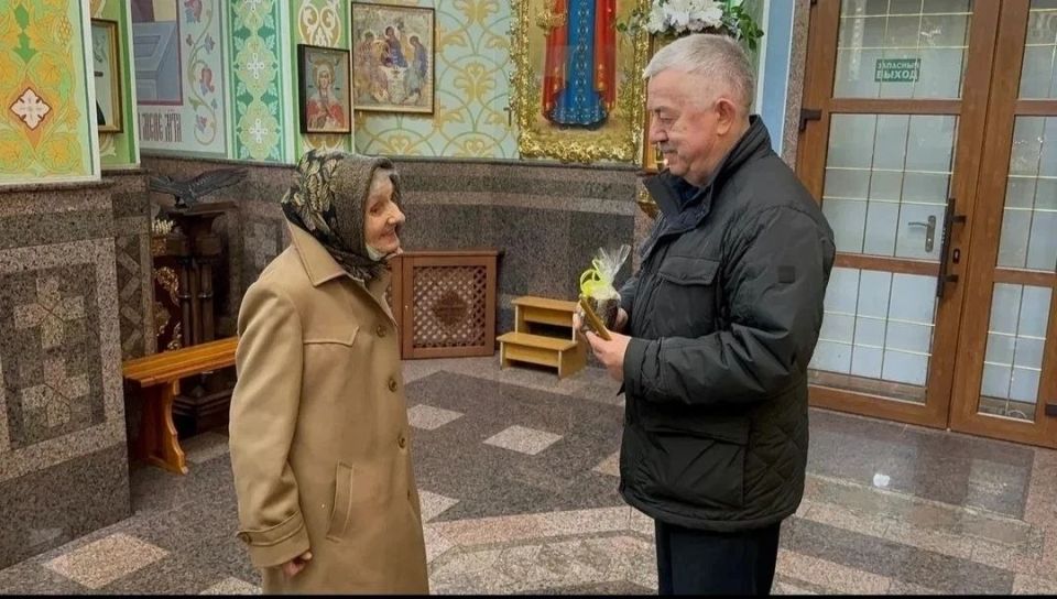 Виктор Водолацкий: Сегодня, совместно с первым заместителем Секретаря Луганского регионального отделения партии «Единая Россия», депутатом Народного Совета ЛНР В.В. Леоновым в преддверии Светлого праздника Пасхи передали... Виктор Водолацкий: Сегодня, совместно с первым заместителем Секретаря Луганского регионального отделения партии «Единая Россия», депутатом Народного Совета ЛНР В.В. Леоновым в преддверии Светлого праздника Пасхи передали...