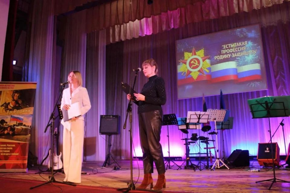 В Новопсковском Дворце культуры прозвучали особенно сильные и трогательные ноты В Новопсковском Дворце культуры прозвучали особенно сильные и трогательные ноты