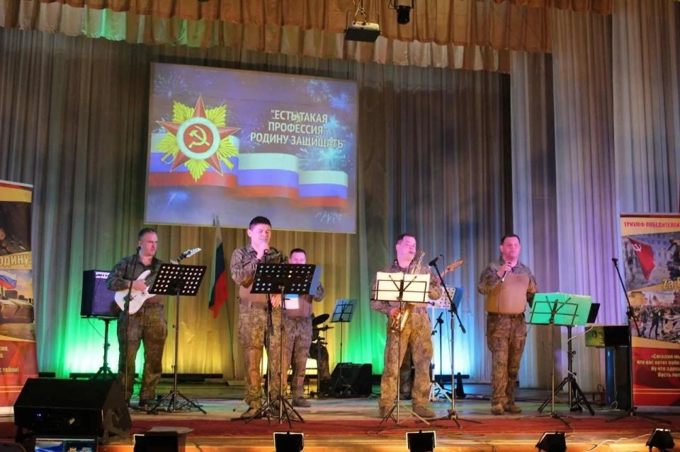 В Новопсковском Дворце культуры прозвучали особенно сильные и трогательные ноты В Новопсковском Дворце культуры прозвучали особенно сильные и трогательные ноты