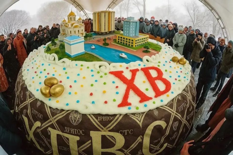 Самый большой пасхальный кулич в истории России!