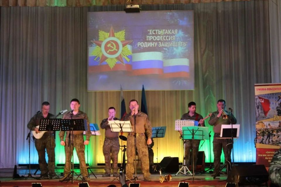 В Новопсковском Дворце культуры прозвучали особенно сильные и трогательные ноты В Новопсковском Дворце культуры прозвучали особенно сильные и трогательные ноты