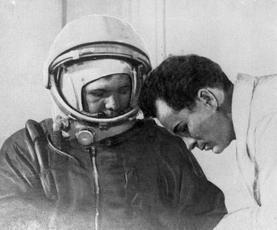 Сегодня мы отмечаем День космонавтики — праздник, посвящённый прорыву в истории человечества! Сегодня мы отмечаем День космонавтики — праздник, посвящённый прорыву в истории человечества!
