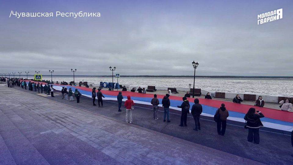 Активисты Молодой Гвардии Единой России провели яркие флешмобы, акции и интеллектуальные битвы в честь Дня космонавтики Активисты Молодой Гвардии Единой России провели яркие флешмобы, акции и интеллектуальные битвы в честь Дня космонавтики
