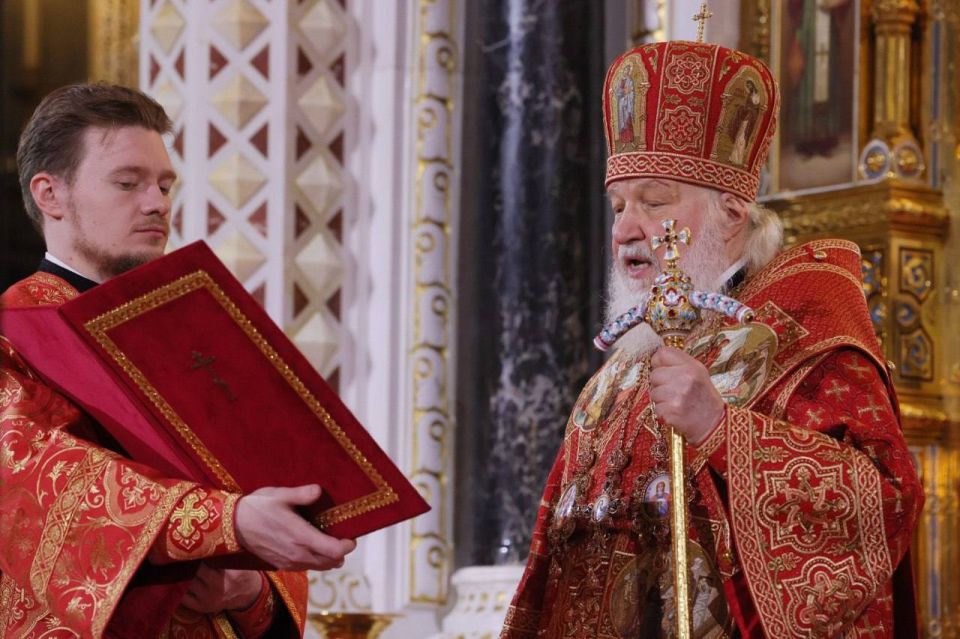 Президент России Владимир Путин вместе с мэром Москвы Сергеем Собяниным присутствовал на ночном пасхальном богослужении в храме Христа Спасителя Президент России Владимир Путин вместе с мэром Москвы Сергеем Собяниным присутствовал на ночном пасхальном богослужении в храме Христа Спасителя