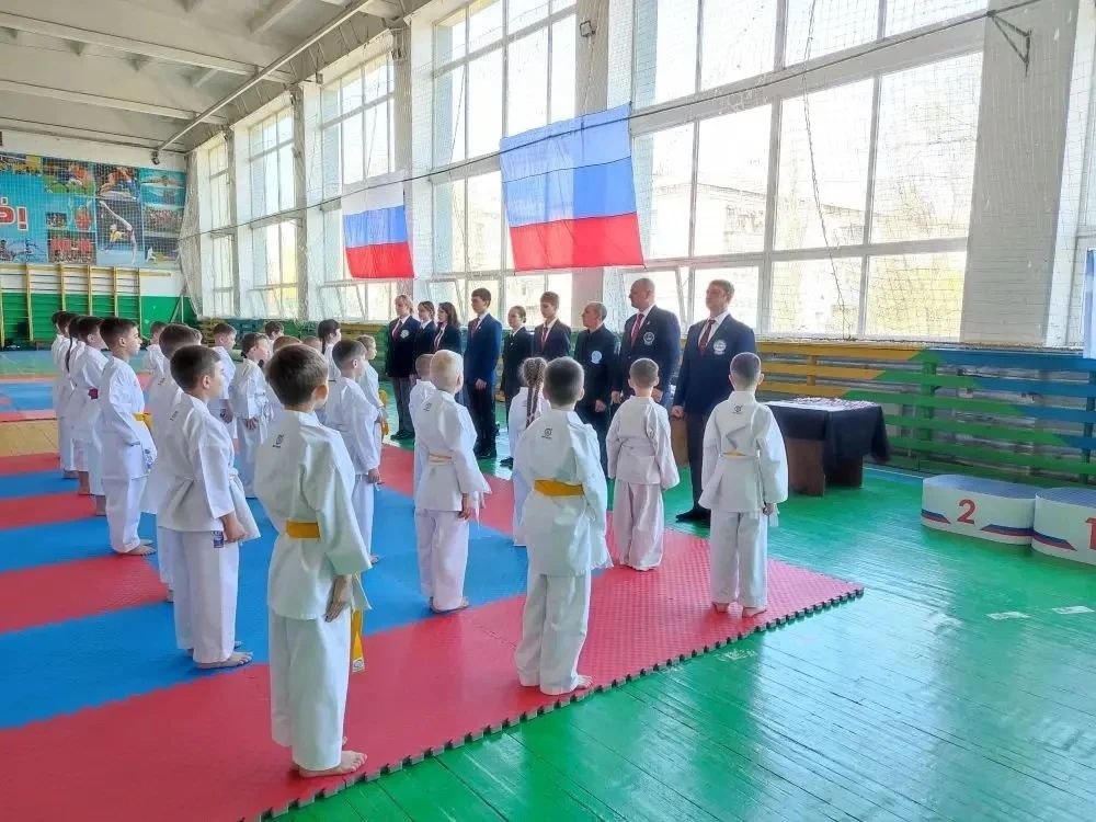 В Краснодоне юные каратисты сошлись на татами В Краснодоне юные каратисты сошлись на татами