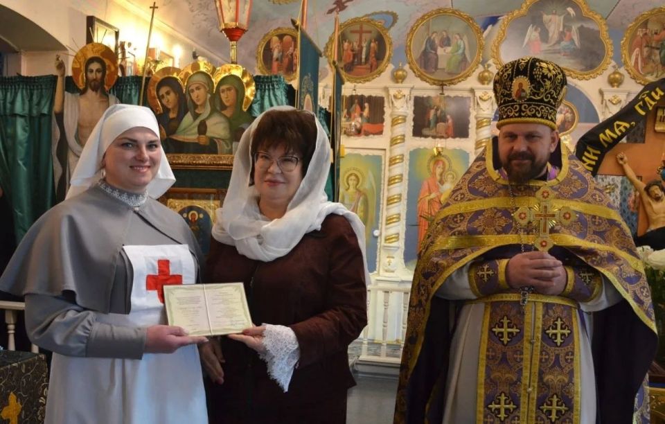 В Великий четверг, 9 апреля, рано утром в храме Архистратига Божия Михаила посёлка Новоайдара состоялось торжественное богослужение, посвящённое воспоминанию Тайной вечери Господа нашего Иисуса Христа с учениками и... В Великий четверг, 9 апреля, рано утром в храме Архистратига Божия Михаила посёлка Новоайдара состоялось торжественное богослужение, посвящённое воспоминанию Тайной вечери Господа нашего Иисуса Христа с учениками и...