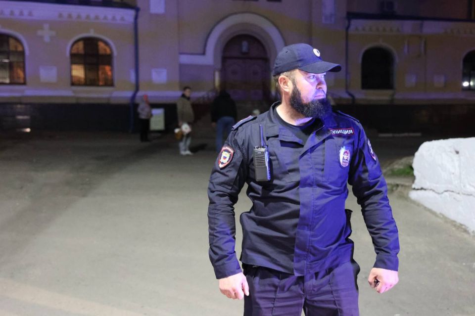 Правоохранители региона в усиленном режиме несут службу по охране общественного порядка во всех уголках республики Правоохранители региона в усиленном режиме несут службу по охране общественного порядка во всех уголках республики