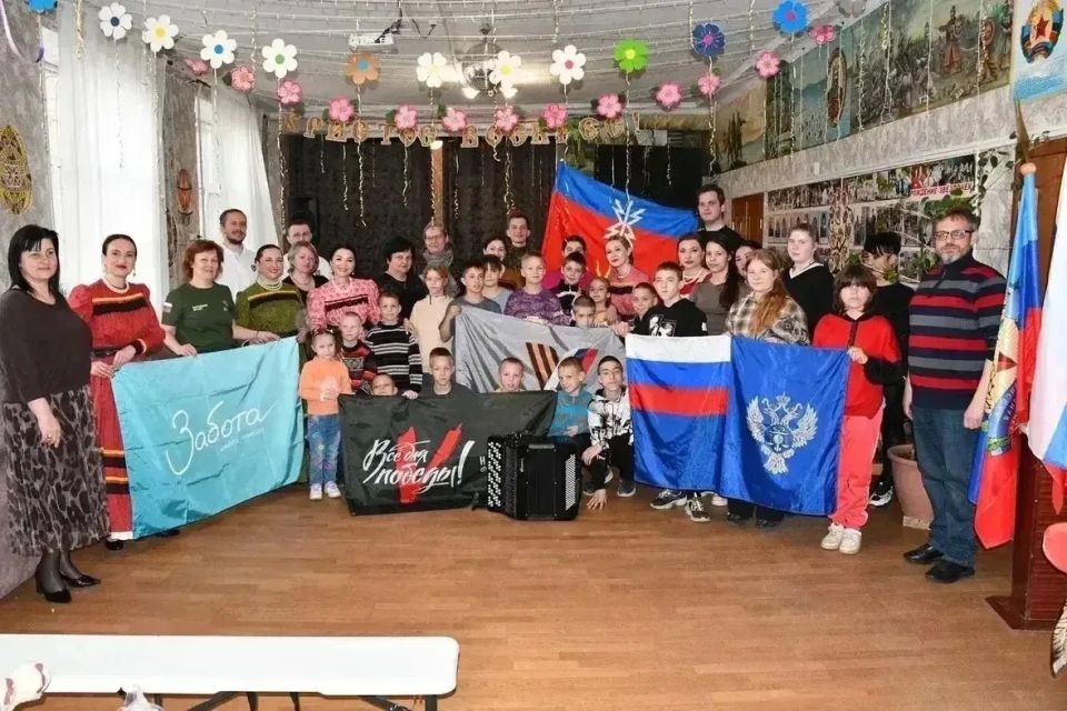 ПРАЗДНИК С ВОСПИТАННИКАМИ ДЕТСКОГО ДОМА В ГОРОДЕ ЛУТУГИНО ЛУГАНСКОЙ НАРОДНОЙ РЕСПУБЛИКИ ПРАЗДНИК С ВОСПИТАННИКАМИ ДЕТСКОГО ДОМА В ГОРОДЕ ЛУТУГИНО ЛУГАНСКОЙ НАРОДНОЙ РЕСПУБЛИКИ