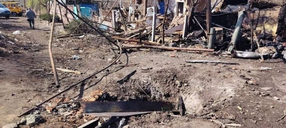 Киевские боевики обстреляли жилой сектор в Первомайске Киевские боевики обстреляли жилой сектор в Первомайске