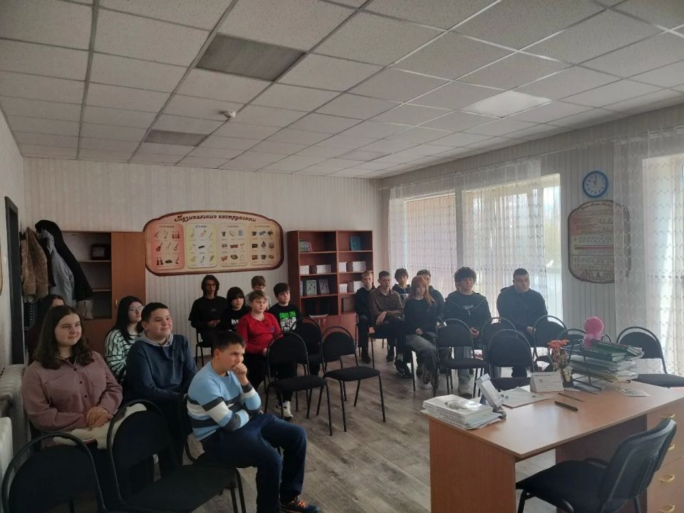 В Лутугинской музыкальной школе прошла лекция-концерт о великих русских композиторах В Лутугинской музыкальной школе прошла лекция-концерт о великих русских композиторах