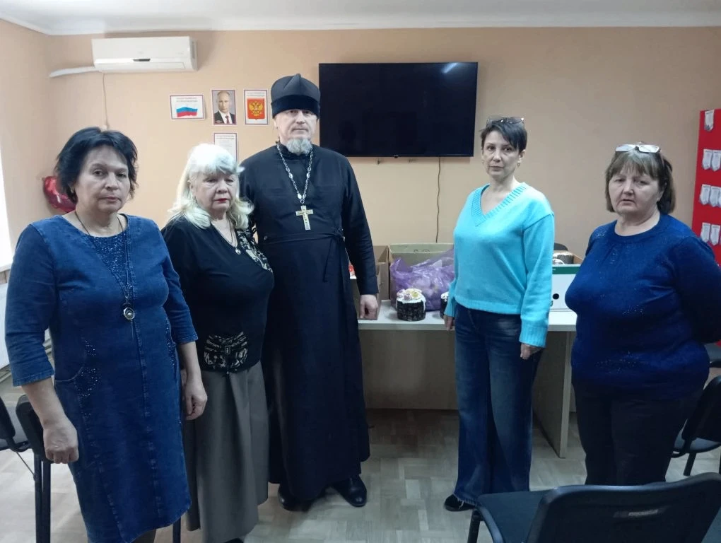 В преддверии светлого праздника Пасхи в Брянковском комплексном центре социального обслуживания населения (ГБУ ЛНР «БКЦСОН») прошли мероприятия, наполненные теплотой и творчеством В преддверии светлого праздника Пасхи в Брянковском комплексном центре социального обслуживания населения (ГБУ ЛНР «БКЦСОН») прошли мероприятия, наполненные теплотой и творчеством