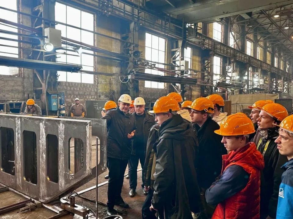 «Выбирай свое»: Студенты побывали на производстве «Лугамаш» «Выбирай свое»: Студенты побывали на производстве «Лугамаш»