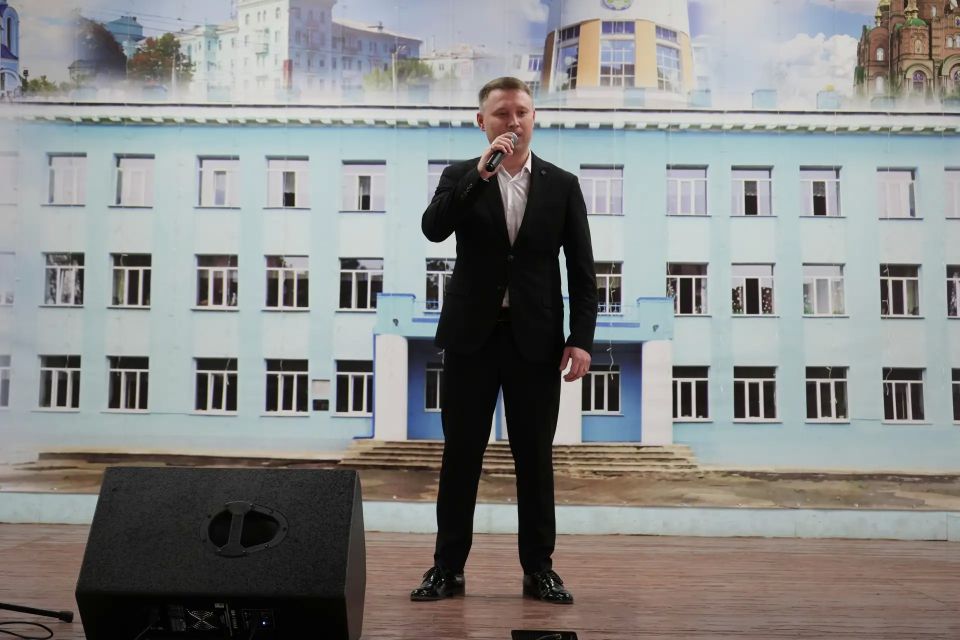 «Вместе весело поём»: артисты филармонии подарили праздник ученикам 26-й школы «Вместе весело поём»: артисты филармонии подарили праздник ученикам 26-й школы