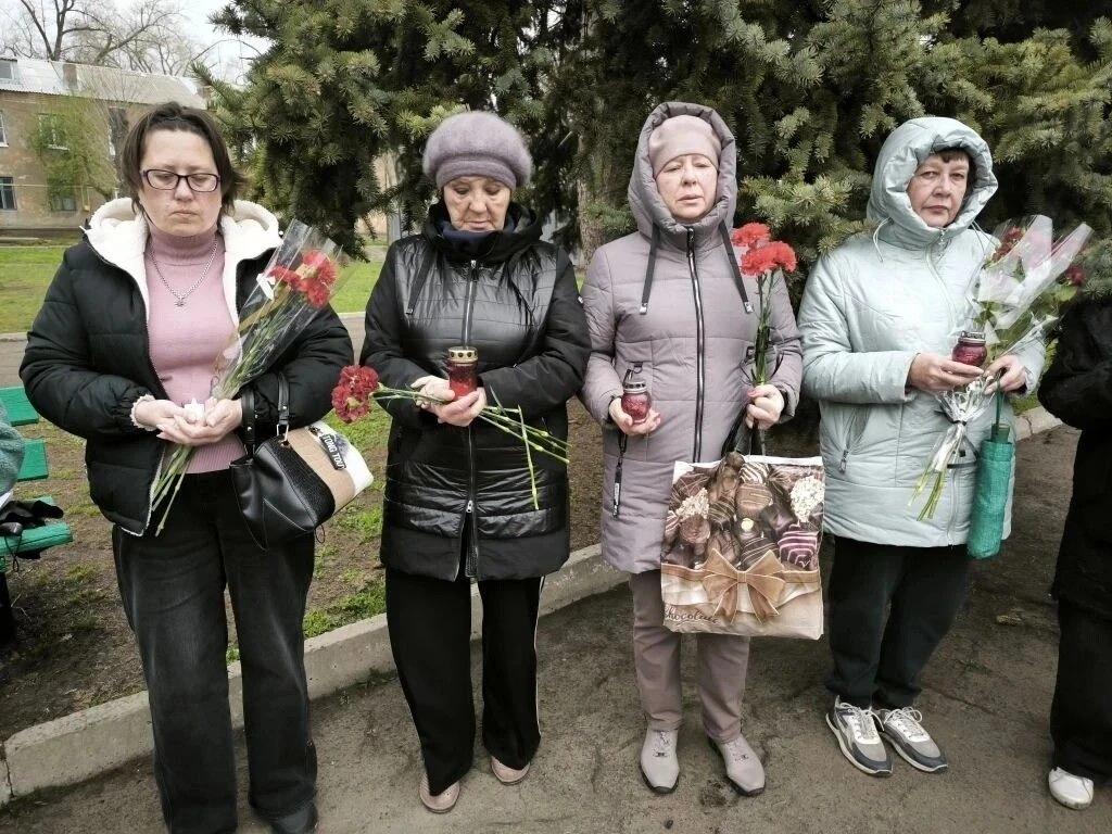Ко Дню памяти жертв украинской агрессии в посёлке городского типа Дубовский состоялся митинг «Не забудем! Не простим!» Ко Дню памяти жертв украинской агрессии в посёлке городского типа Дубовский состоялся митинг «Не забудем! Не простим!»