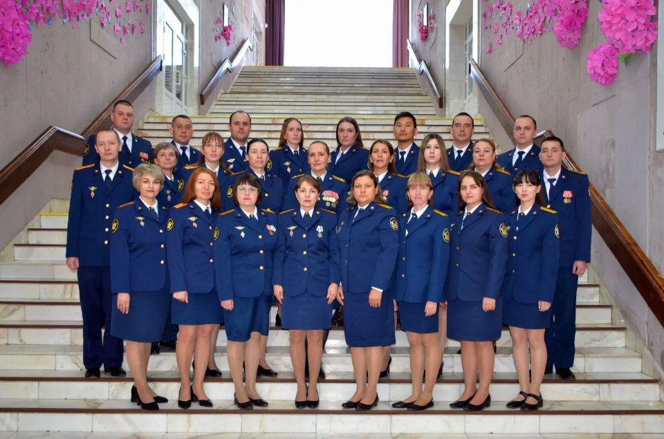 Сегодня мы поздравляем работников медицинских служб уголовно-исполнительной системы Российской Федерации Сегодня мы поздравляем работников медицинских служб уголовно-исполнительной системы Российской Федерации