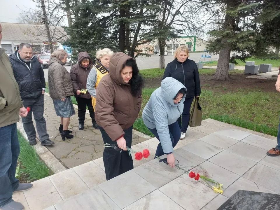 Андрей Рубанцов: Ровенчане чтут память жертв украинской агрессии Андрей Рубанцов: Ровенчане чтут память жертв украинской агрессии