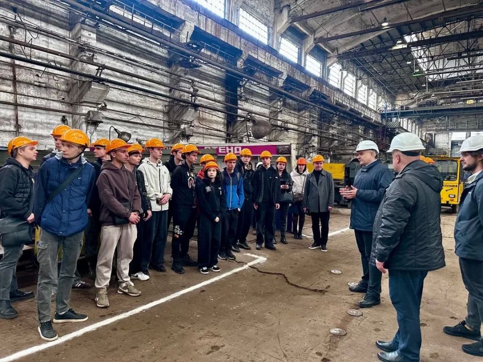 «Выбирай свое»: Студенты побывали на производстве «Лугамаш» «Выбирай свое»: Студенты побывали на производстве «Лугамаш»